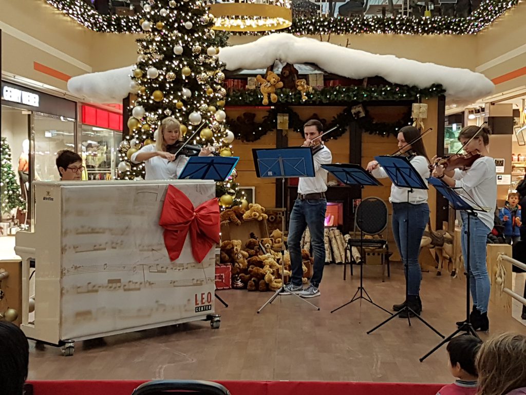 Adventskonzert Streicherklasse Hald im Leo-Center